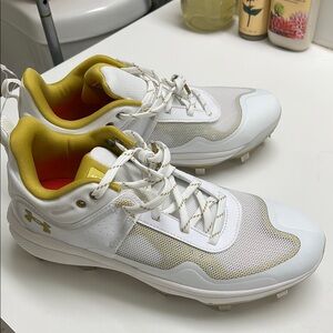 New Under Armour Glyde softball cleats